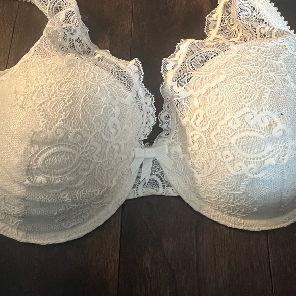 Lace Bra - Picture 3 of 4